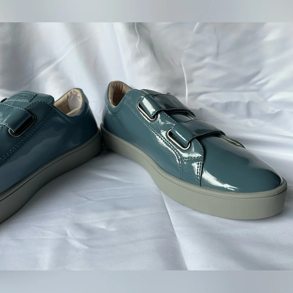 Revitalign Malibu Bella Patent Smoke Blue Sneakers Women’s 11B Used